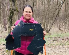 Замість пролісків — уламки дрона: Посол ЄС показала жахливу знахідку в київському лісі