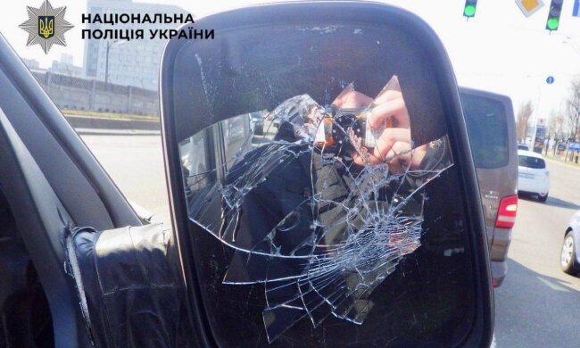 Дорожній розбій у столиці: у Києві затримали чоловіка за пограбування військового під час руху