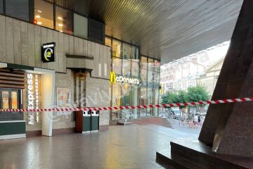 В центрі Києва евакуювали Макдональдс - можливий вибух газових труб