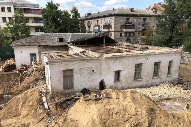 Поліція відкрила провадження за фактом знесення старовинної садиби в Києві