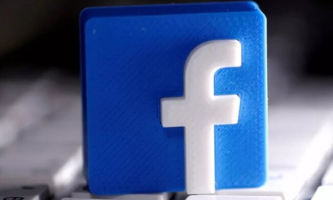 Влада РФ заблокувала Facebook у країні