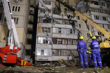 Чи була вибухівка? Поліція назвала основну версію вибуху в будинку на Позняках