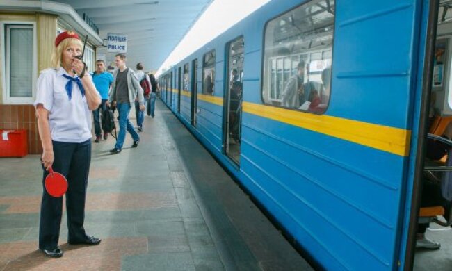 Повідомили, коли метро працюватиме довше
