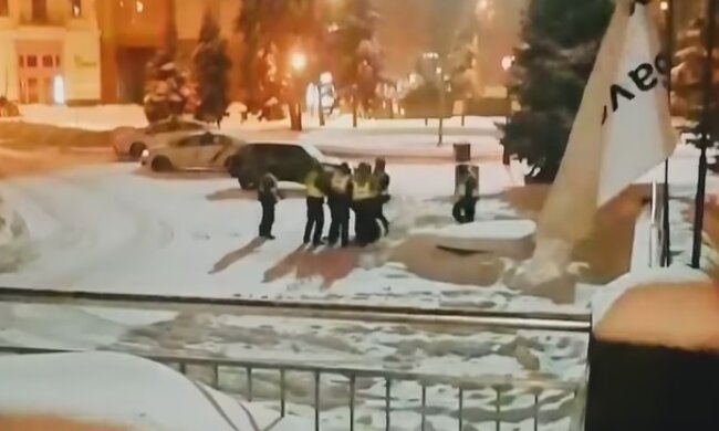 Національні гвардійці побилися між собою на Майдані (відео)