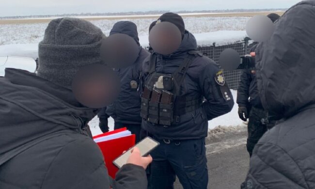На Київщині викрито поліцейських, які систематично вимагали та одержували хабарі від водіїв