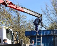 Кінець епохи самобудів: на Солом’янці за скаргами мешканців масово демонтують незаконні МАФи