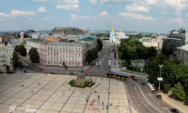 Ввечері на Софійській площі читатимуть поезію