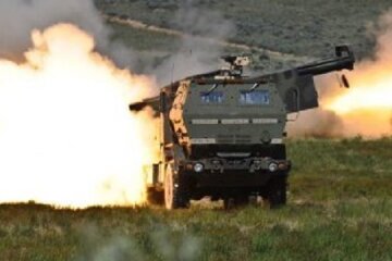 Біля Каховської ГЕС ударом Himars зруйновано залізницю та автомобільну дорогу