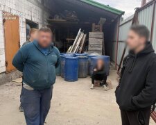 Фальсифікат під виглядом елітки: у столиці ліквідували масштабний підпільний завод із розливу алкоголю