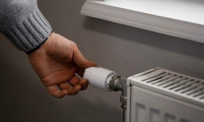 У Києві завтра розпочнуть опалювальний сезон: кому дадуть тепло?