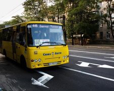 Третій день без метро: маршрутники відмовляються перевозити киян