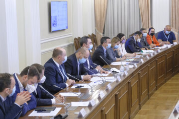 Кабмін планує посилити штрафи за відсутність маски у транспорті