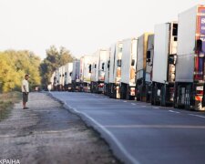 Київ через спеку знову обмежив в’їзд для вантажівок