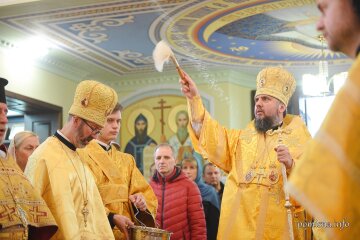 На Осокорках відкрили і освятили храм, який зводили понад 10 років