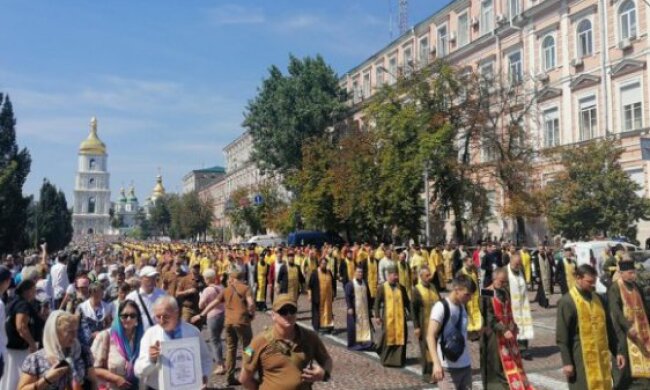 Пройшла перша урочиста хода ПЦУ