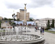 Старі та нові: в Києві запрацювали водограї (фото)