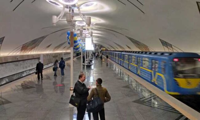 Порятунок чоловіка з кровотечею на “Теремках”: в поліції розповіли, що з ним трапилося