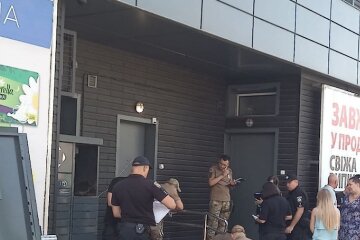 Слідом за Києвом невідомі підірвали почтомат в Одесі