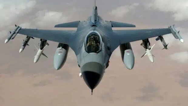 Сенатори США закликали Байдена надати Україні винищувачі F-16 та ракети ATACMS