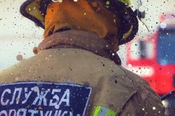 На Київщині в полі впав мотодельтаплан