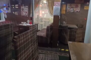 В Києві чоловік захопив кафе: вимоги невідомі (відео)