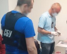 СБУ затримала у “Борисполі” іноземців, які перевозили кокаїн у шлунку