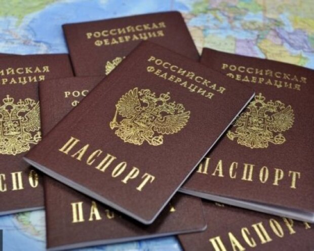 Естонія відмовилась визнавати російські паспорти, видані на Донбасі