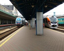 У Києві замінували залізничний вокзал та аеропорт Жуляни