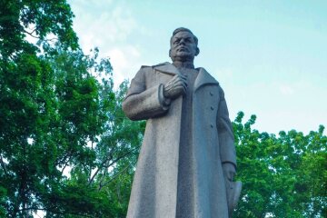 В Києві хочуть демонтувати пам’ятник Миколі Ватутіну