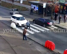 У Києві на Березняках водій збив жінку на переході (відео)