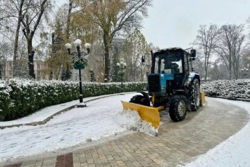 Столицю засипало снігом — комунальники вже працюють