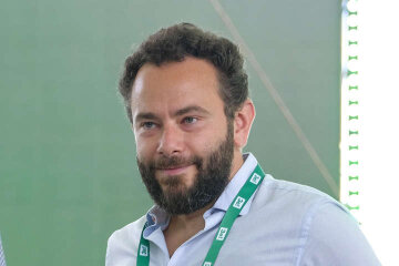 Забрали одну з шести, пересів на іншу: автівку Дубінського евакуювали в центрі Києва