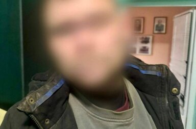 Кривава розправа на Київщині: молодик під наркотиками забив пенсіонера стільцем