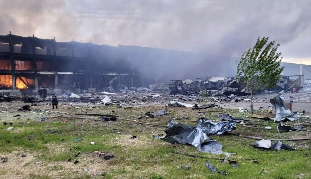 Ракетний удар рф повністю знищив склад Червоного Хреста в Одесі