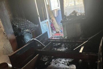 Фатальна звичка: на Київщині 80-річний дідусь згорів у власному домі
