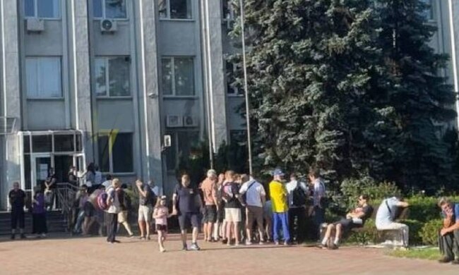 В столичних ЦНАПах спостерігається ажіотаж в зв'язку із завершенням терміну необхідності оновити дані