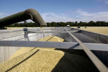 Україна домовилась із Польщею про розблокування транзиту своєї агропродукції (відео)