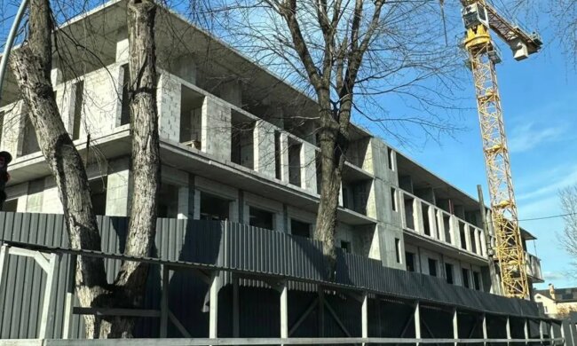 Прокуратура оскаржила будівництво ЖК "Парк Слави" в Києві
