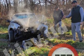 Смертельна ДТП у Києві: авто на швидкості протаранило стовп