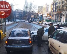 ДТП заблокувала рух трамваїв на Подолі