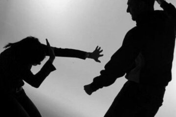 Судитимуть 69-річного киянина, який систематично вчиняв психологічне насильство над колишньою дружиною