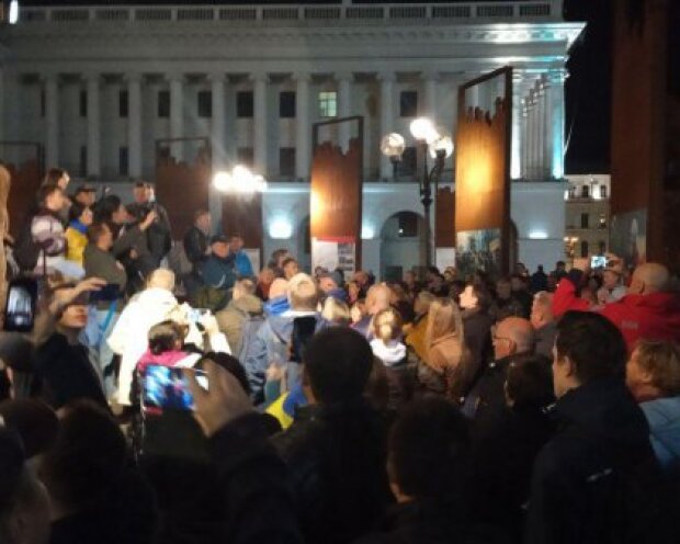 “Зеленського геть” – на Майдані мітингують проти формули Штайнмаєра