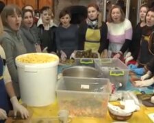 У Києві потрібні волонтери для роботи на продовольчих пунктах – КМДА
