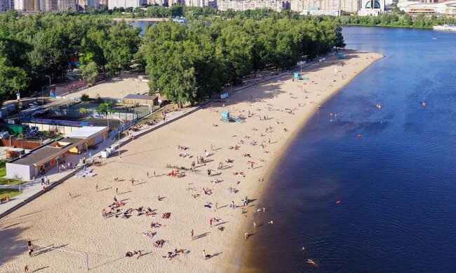 Вода на 15 пляжах у столиці не відповідає санітарним нормам