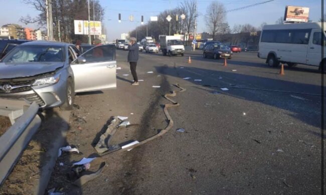 Микола Кулеба з дітьми потрапив у жахливу ДТП (відео зіткнення)
