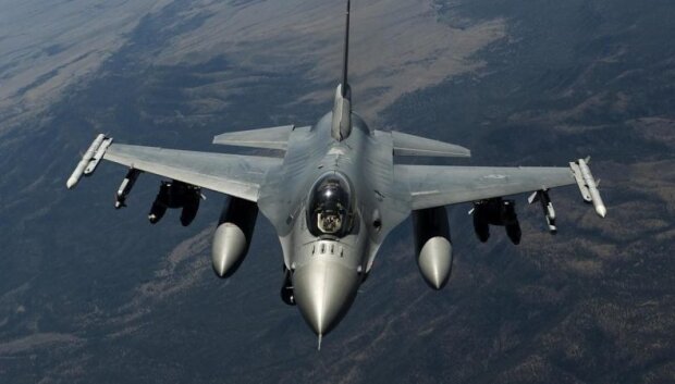 У Великій Британії українські пілоти розпочнуть базове навчання на F-16 – ЗМІ