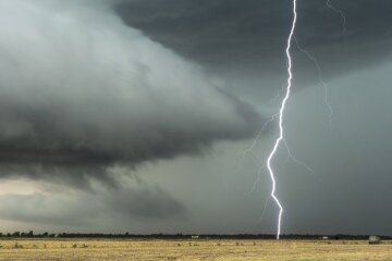 ДСНС попередила про грозу до кінця дня на Київщині