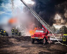 На Київщині ліквідовано пожежу на промисловому обʼєкті, що виникла внаслідок нічної атаки росіян — ДСНС