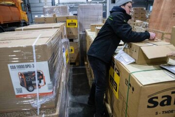 Польська підтримка світла: Київ отримує великі партії генераторів від Варшави