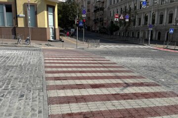 Біля ст. м. "Театральна" облаштували наземний перехід